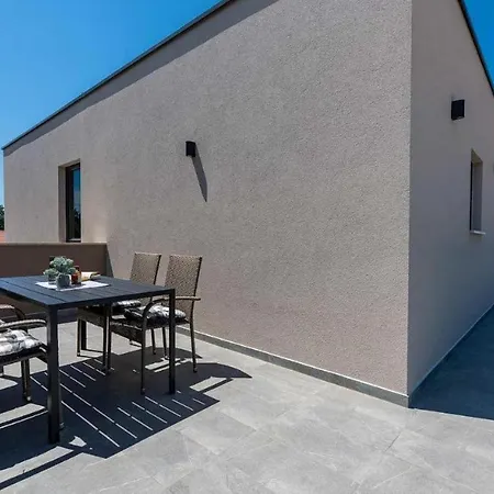 Apartment Venera *